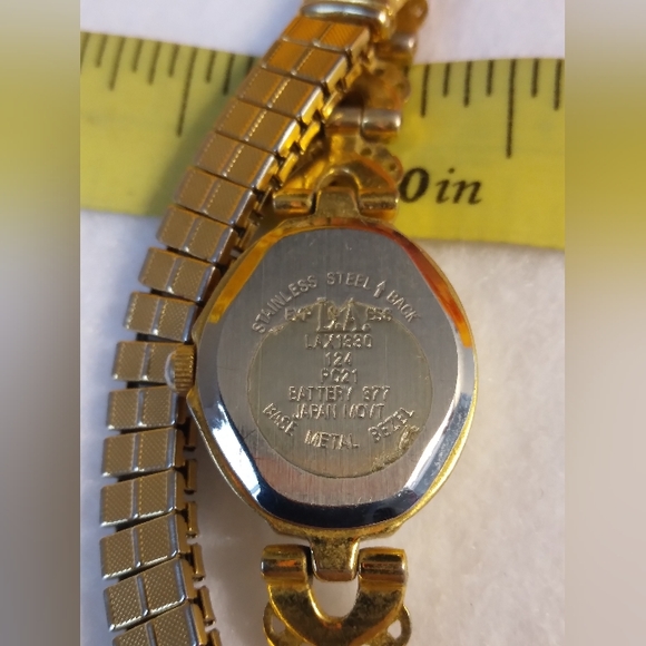 ExpLrAess Ladies Vintage Gold Wrist Watch - Picture 2 of 5